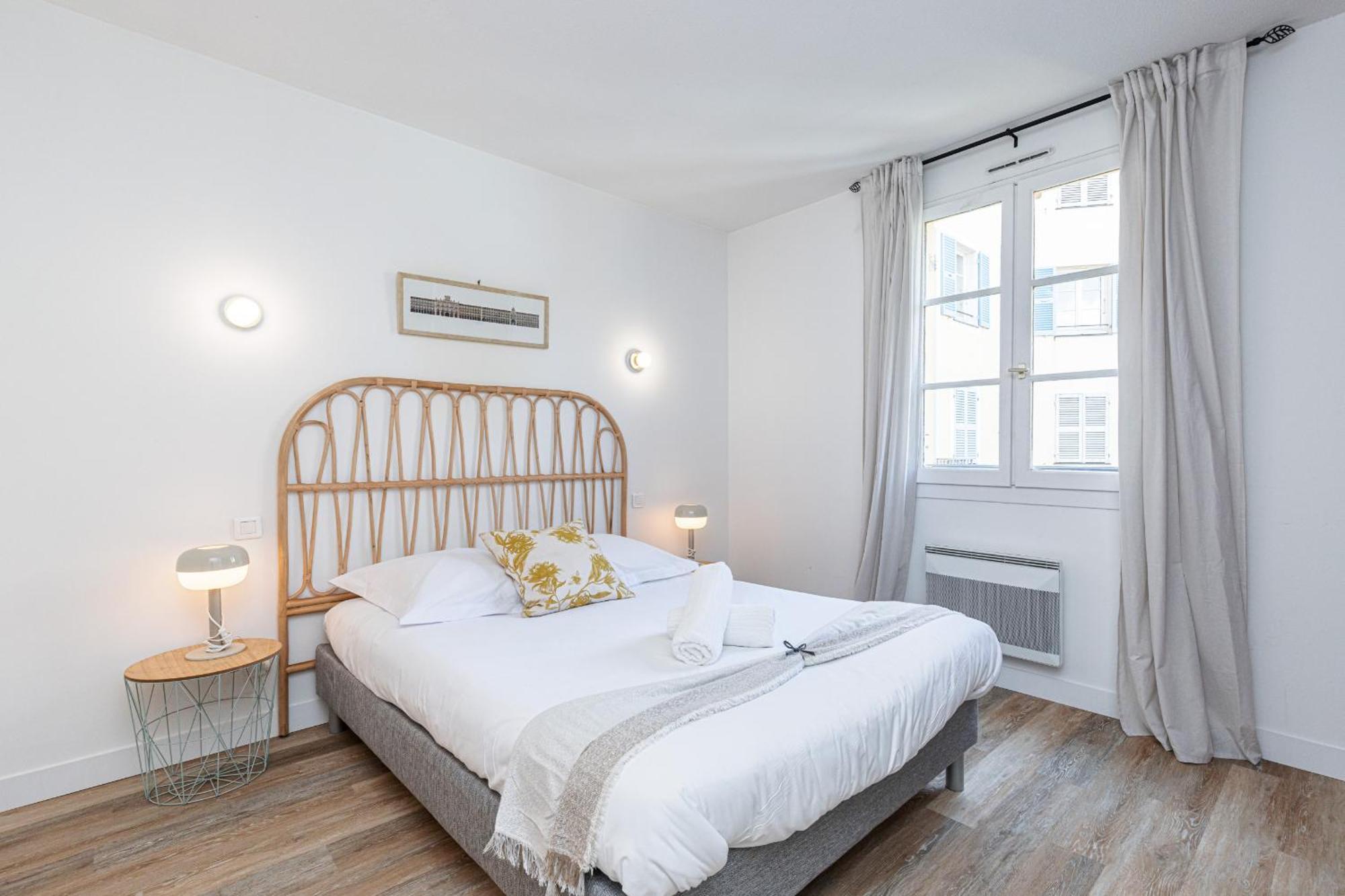Апартаменты 2 Bdrs & Parking In The Old Town ! Ницца Экстерьер фото