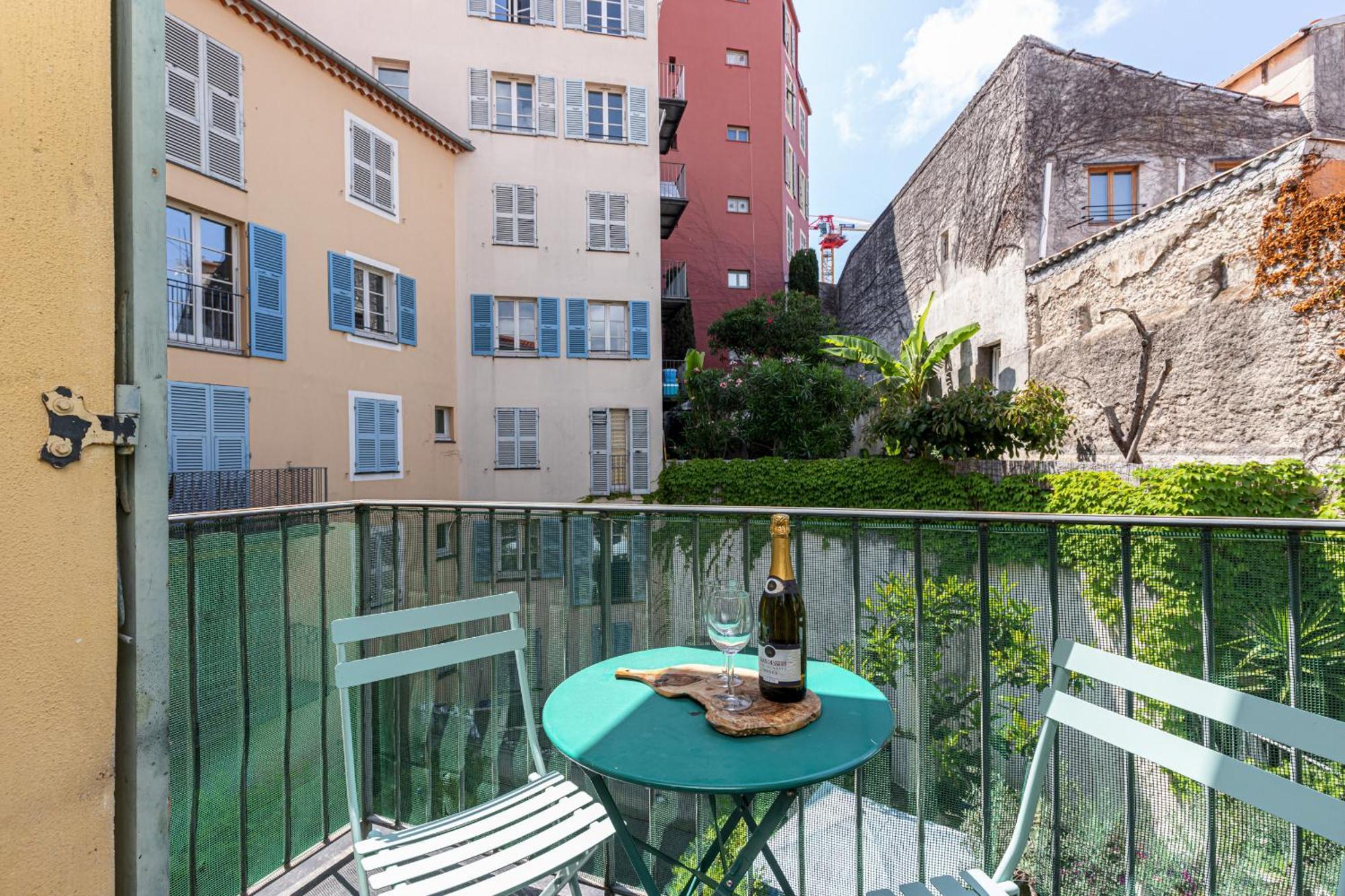Апартаменты 2 Bdrs & Parking In The Old Town ! Ницца Экстерьер фото
