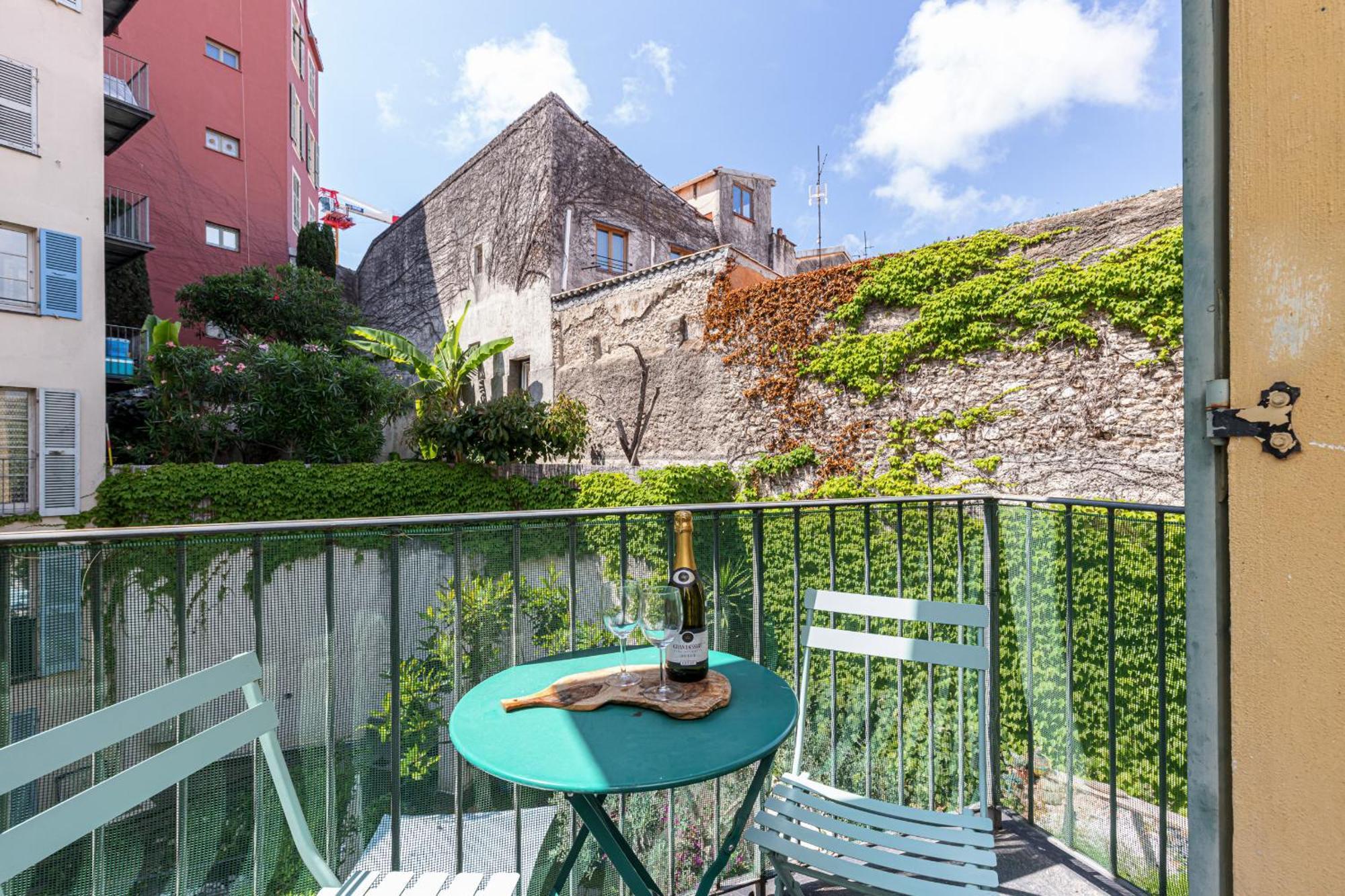 Апартаменты 2 Bdrs & Parking In The Old Town ! Ницца Экстерьер фото